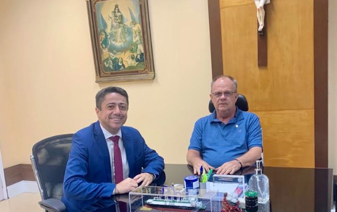 “Política e festejos juninos foram temas de reunião com o governador”, comenta Fabiano Oliveira