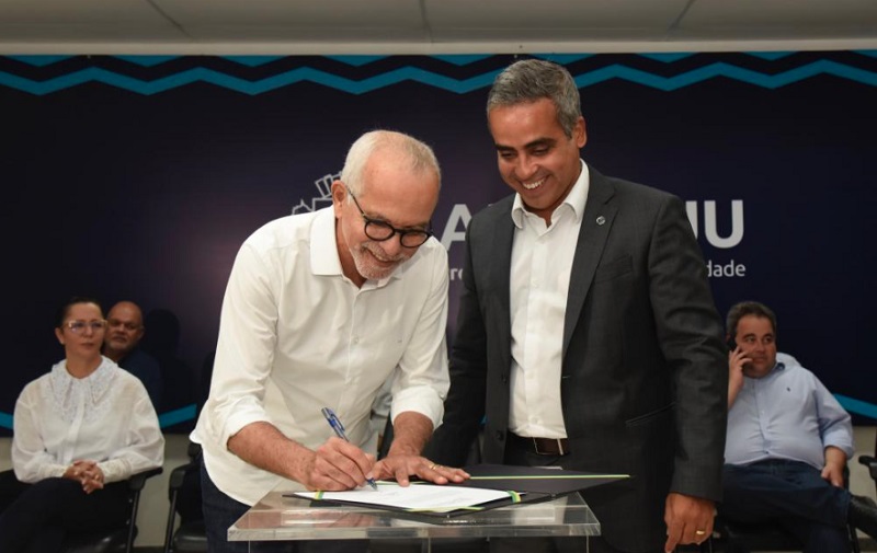 O prefeito de Aracaju e ministro da Cidadania assinaram convênios no montante de R$ 1,5 milhões
