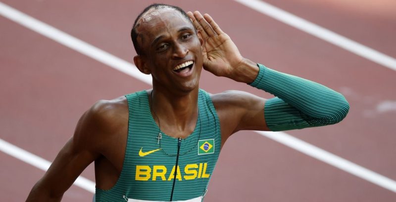 Alison dos Santos vence prova dos 400 m com barreiras na Noruega