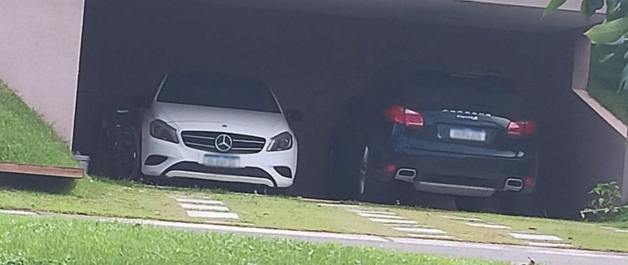 Polícia prende investigado por estelionato e apreende dois carros de luxo