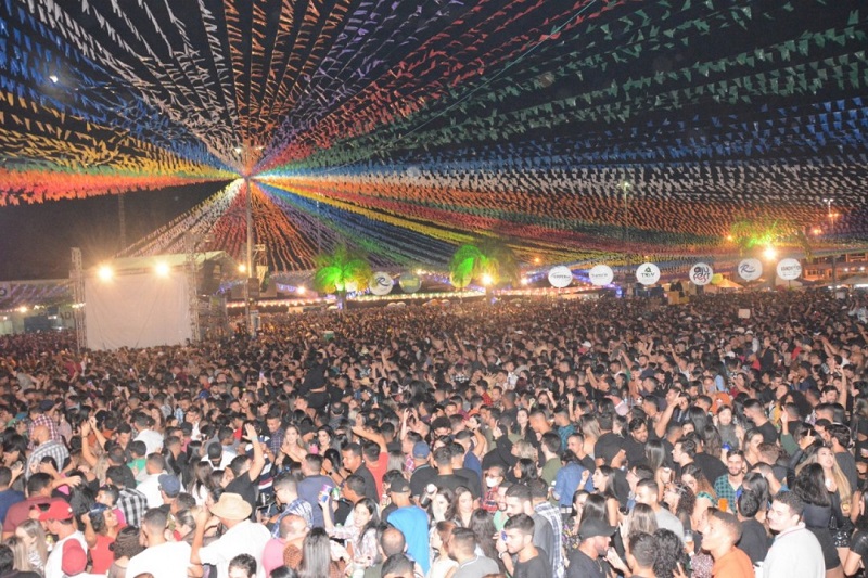 Festa dos Caminhoneiros em Itabaiana reuniu mais de 50 mil pessoas no 1º dia