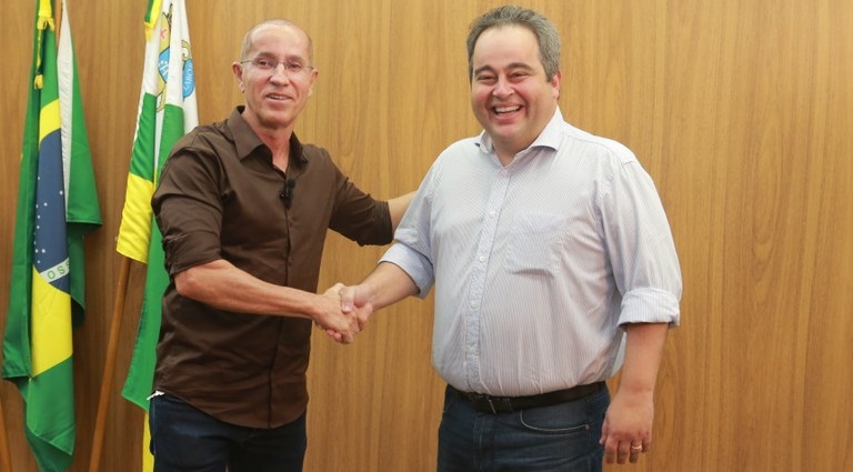 Nitinho retorna à presidência da Câmara