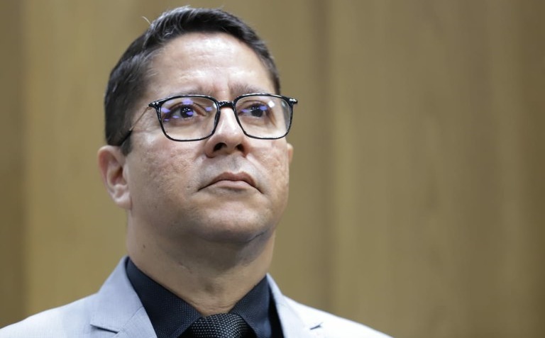 Ricardo Marques comemora chegada de novos ônibus e reforça que PMA tem que fazer licitação