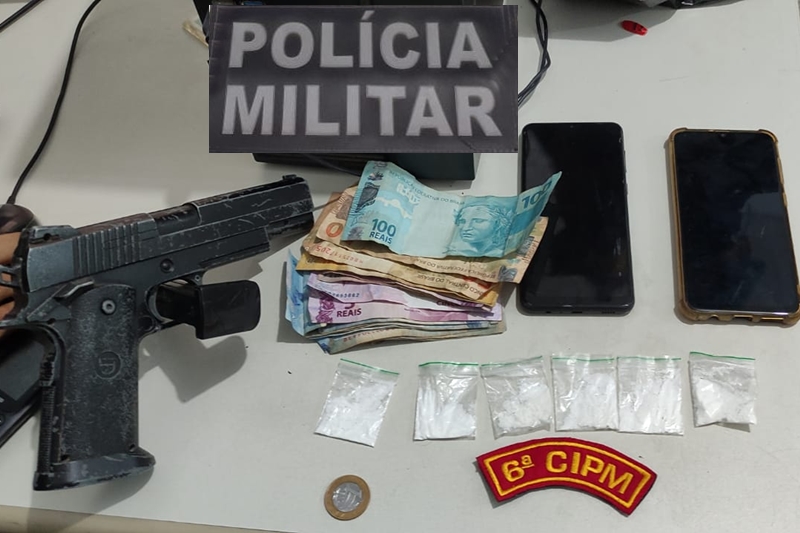 Polícia prende dupla por roubo no centro da capital