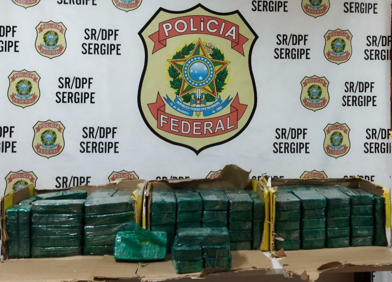 PF apreende 112 quilos de crack em uma carreta na BR-101