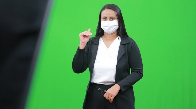 Novos servidores: Nove dos treze que tomaram posse entraram em exercício nesta segunda-feira, 4