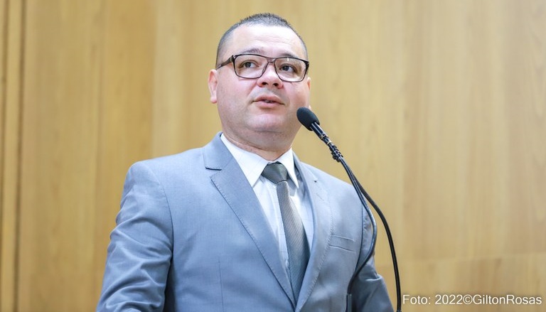 Eduardo Lima lamenta as grandes filas para exames, cirurgias e consultas nas UBSs de Aracaju