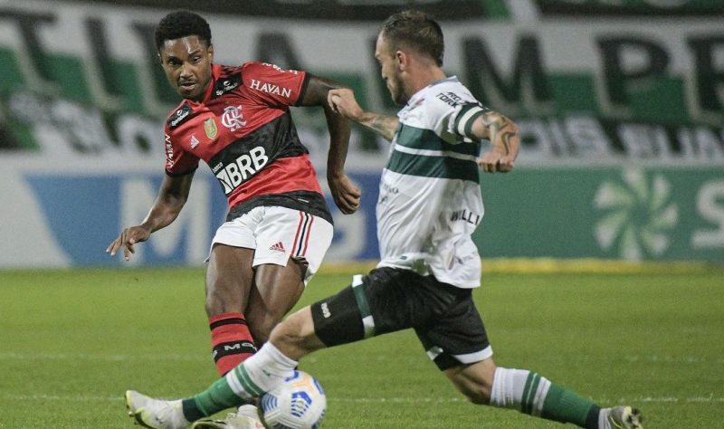Flamengo e Coritiba jogam em Brasília de olho no G6 do Brasileirão