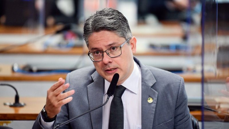 PL de Alessandro Vieira torna obrigatória a participação de candidatos em debates