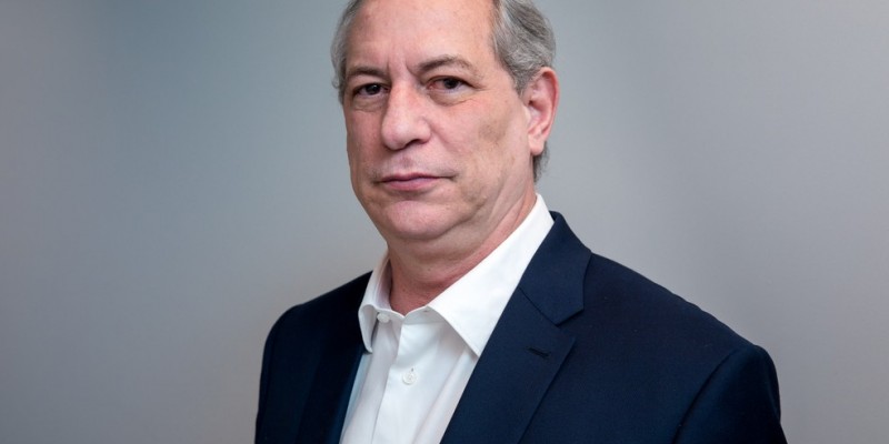 Ciro diz não poder reduzir carga tributária sem resolver crise fiscal