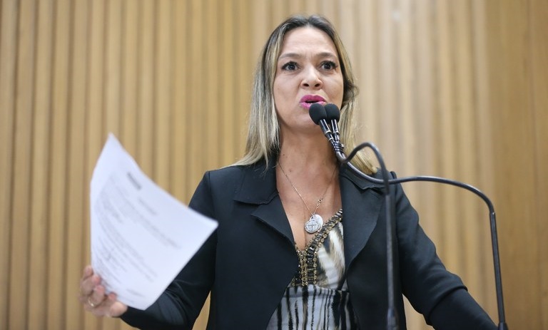 Sheyla denuncia demora no atendimento e falta de profissionais no Hospital da Criança