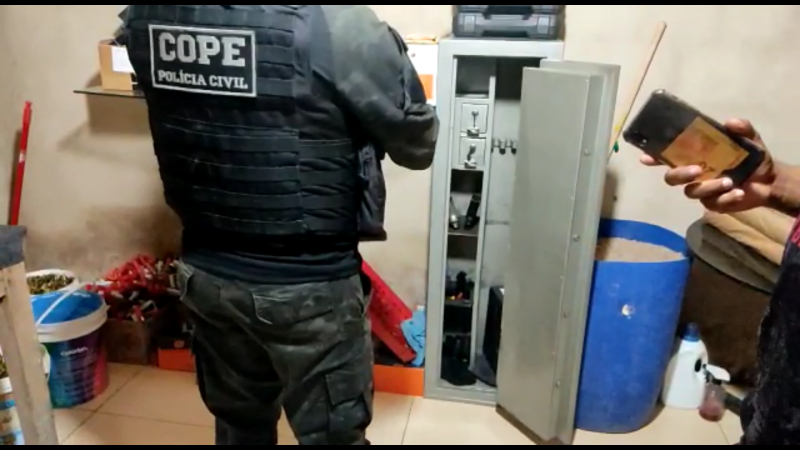 Polícia prende psicóloga, contador e investigados por fraudes em clubes de tiros