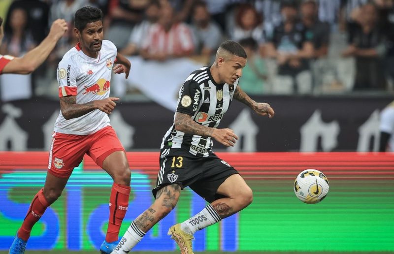 Atlético-MG confirma lesão de Arana, que está fora da Copa do Mundo