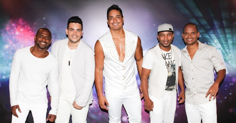 Ônibus do Harmonia do Samba é assaltado e Xanddy faz apelo ao bandido: ‘devolva pertences da banda’