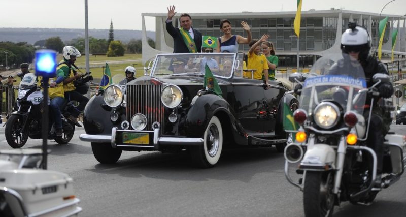 Bolsonaro diz que Brasil ressurge com economia mais pujante