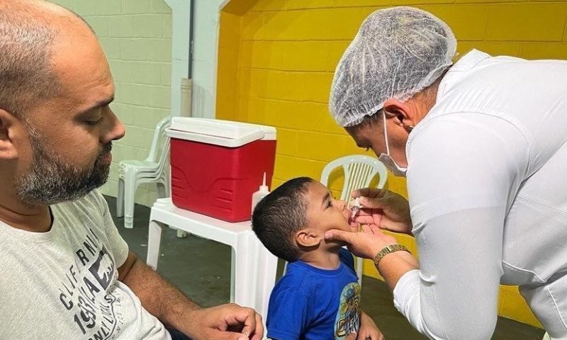 Vacinação contra poliomielite e covid-19 estará disponível nos shoppings neste sábado, 1º