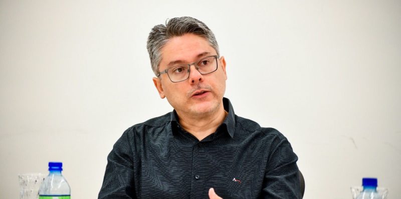 Alessandro Vieira declara seu voto em Fábio Mitidieri no 2° turno