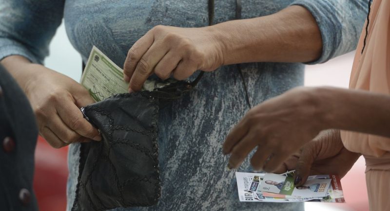 Boca de urna pode gerar pena de até um ano de prisão, alerta TSE