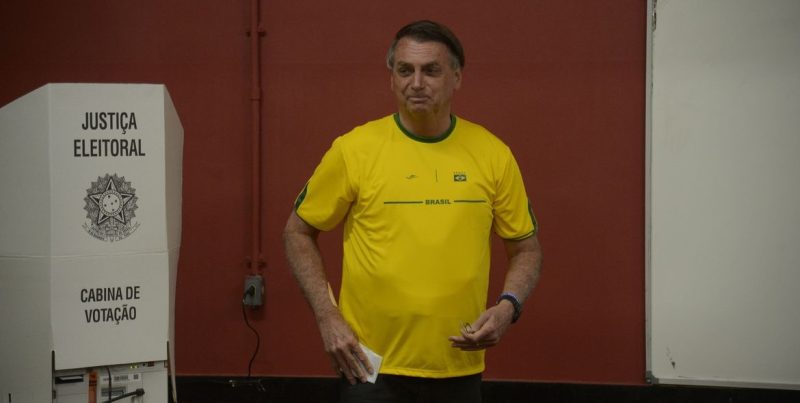 Bolsonaro pede que apoiadores mantenham o foco no segundo turno