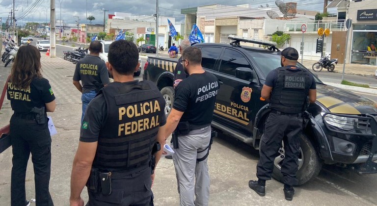 PF cumpre 3 mandados de busca e apreensão em Itabaiana