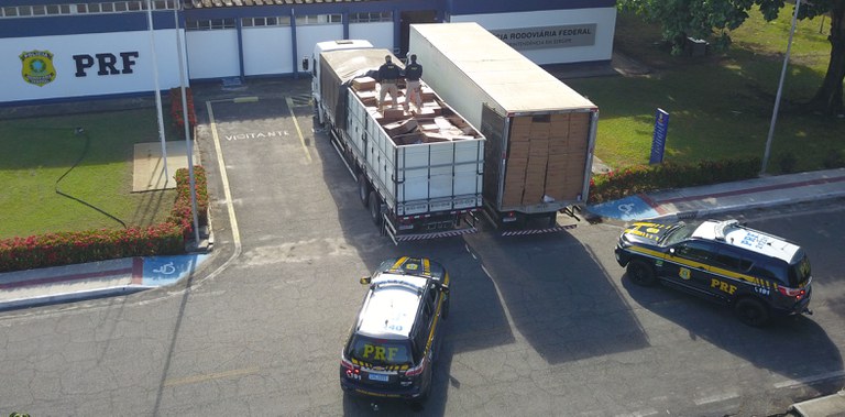 PRF apreende carga milionária de cigarros contrabandeados em Sergipe – VEJA O VÍDEO