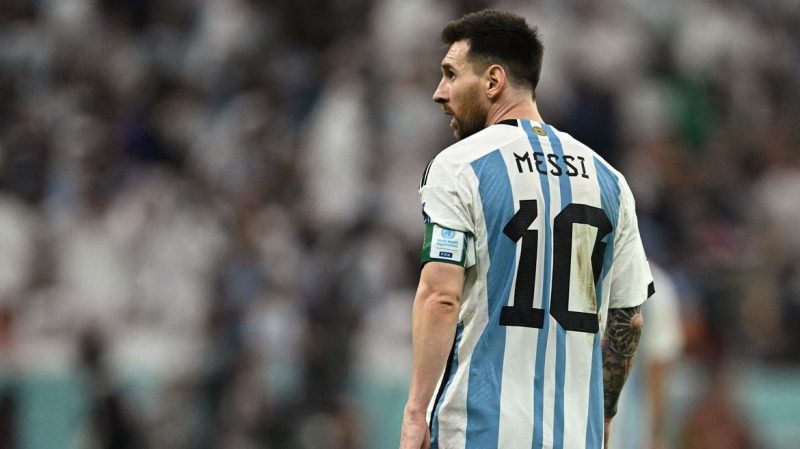 Duelo entre Messi e Lewandowski é o destaque da Copa nesta quarta-feira, 30