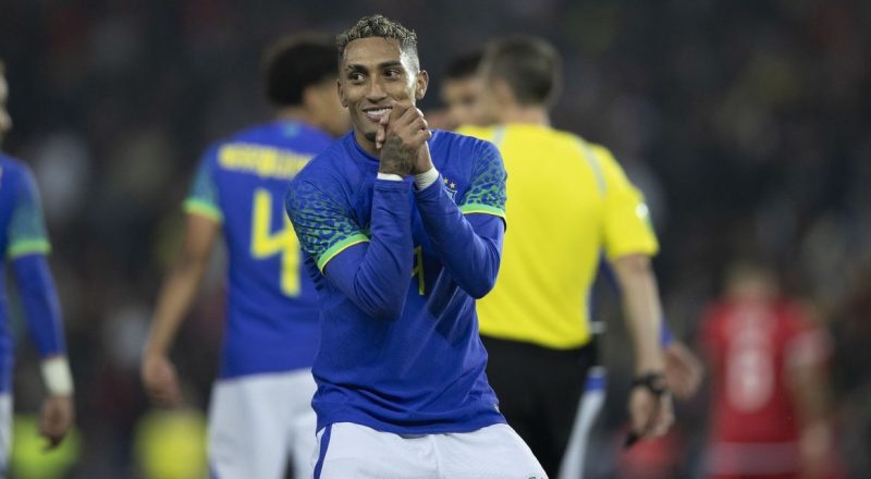 Raphinha diz que seleção disputa Copa do Catar sob pressão por título