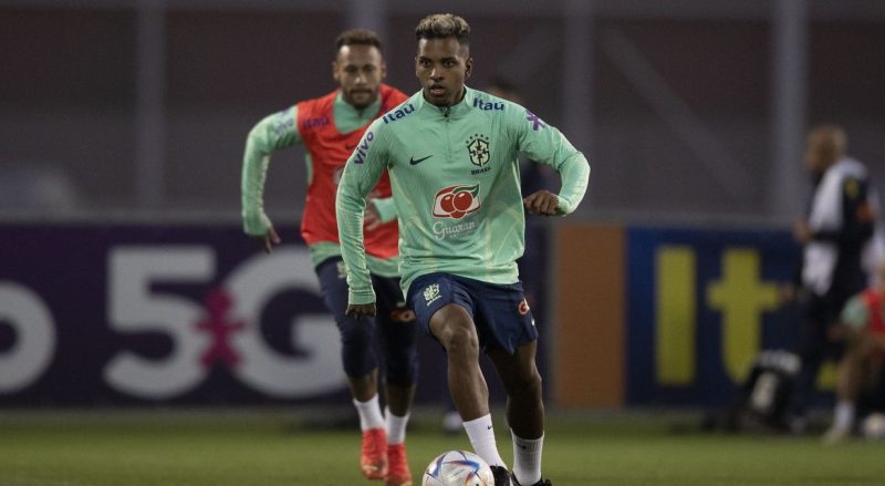 Aos 21 anos, atacante Rodrygo segura ansiedade pela estreia da seleção