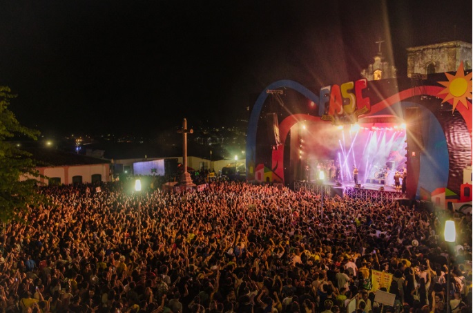 Alceu Valença, The Baggios e Coletivo Sergipano de Mulheres no Samba animam público do Palco Gal Costa no segundo dia do FASC