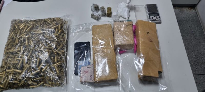 Operação Policial: 13 pessoas foram presas, e dois homens morrem em confronto