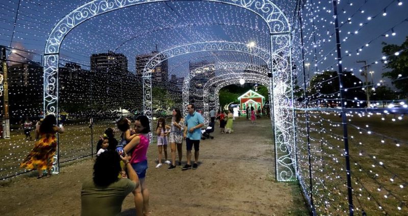 Aracajuanos e turistas aproveitem o Natal Iluminado na Sementeira