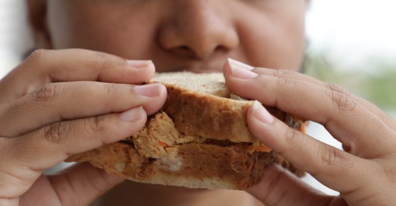 Saúde alerta para cuidados com intoxicação alimentar durante o verão