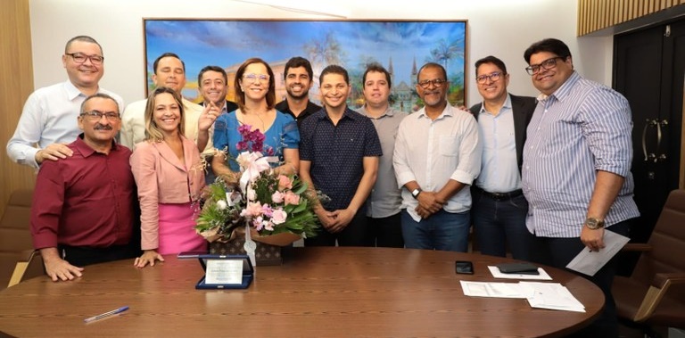 Câmara de Aracaju recebe carta de renúncia da vice-prefeita