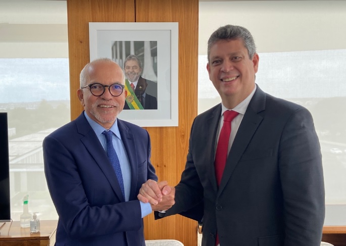 Prefeito de Aracaju apresenta ao ministro da Secretaria-Geral da Presidência demandas das cidades brasileiras