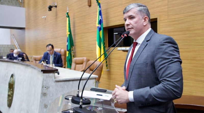 Cristiano Cavalcante defende estudo para implementação do Piso da Enfermagem em Sergipe