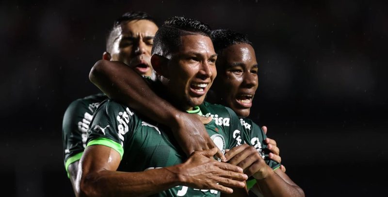 Palmeiras derrota Santos com facilidade no Morumbi