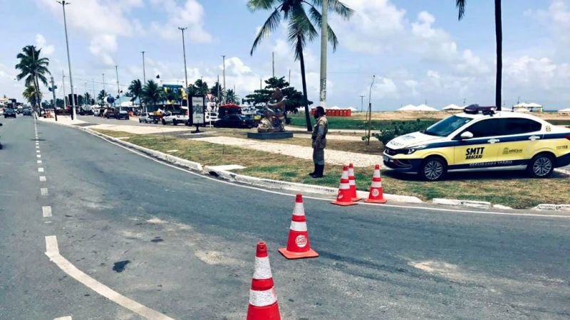 Projeto Verão 2023: trânsito na Orla da Atalaia já está com bloqueios