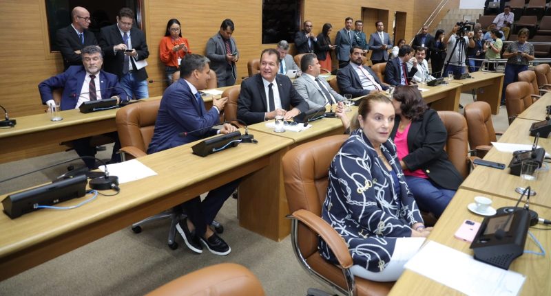 Aprovado PL do Executivo que beneficia pessoas com HIV/AIDS