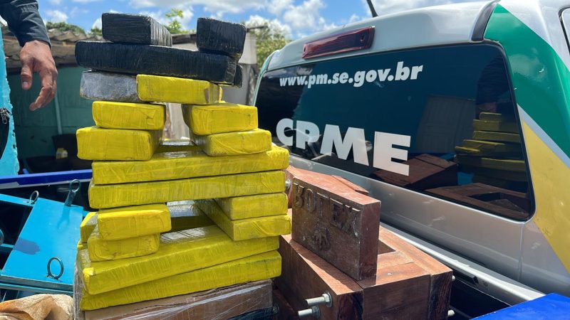 Mais de 45 kg de maconha são apreendidos e mulher é presa, em Aracaju
