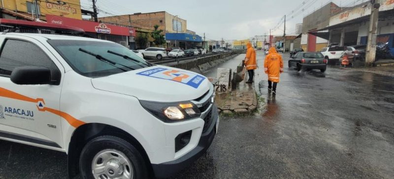 Defesa Civil de Aracaju monitora impactos da chuva em toda a cidade