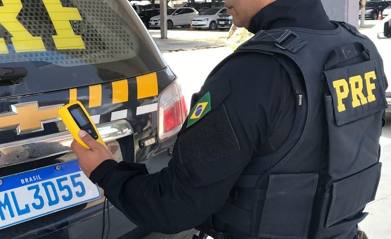 Dois condutores são detidos pela PRF por embriaguez ao volante