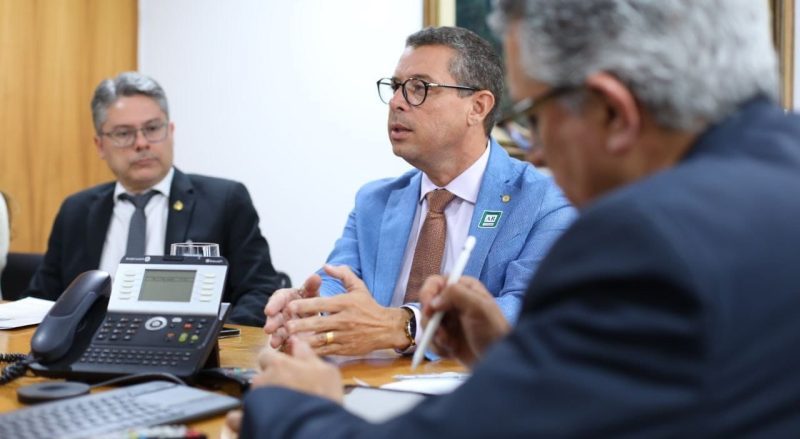 Fábio Mitidieri discute parcerias e investimentos com o Governo Federal