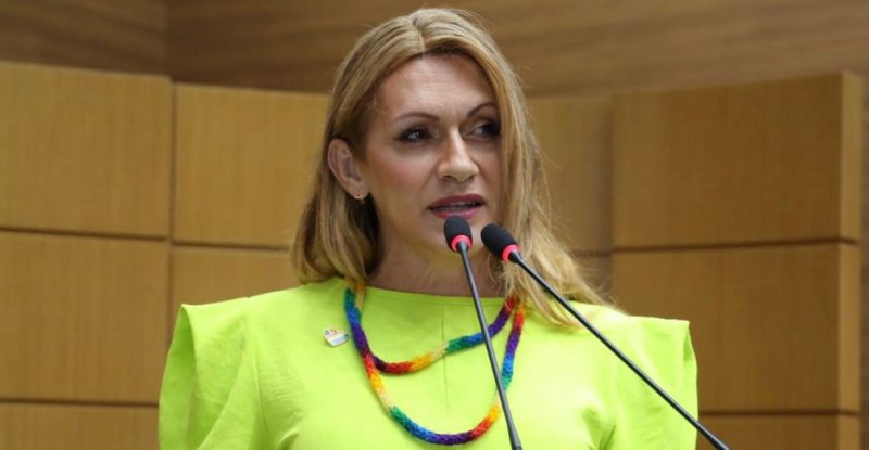 “É um perigo essa tentativa de privatização da Deso e da Rede Pública de Saúde de Aracaju”, critica Linda Brasil