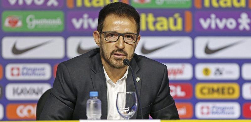 Cheia de novidades, seleção é convocada para 1º jogo após a Copa