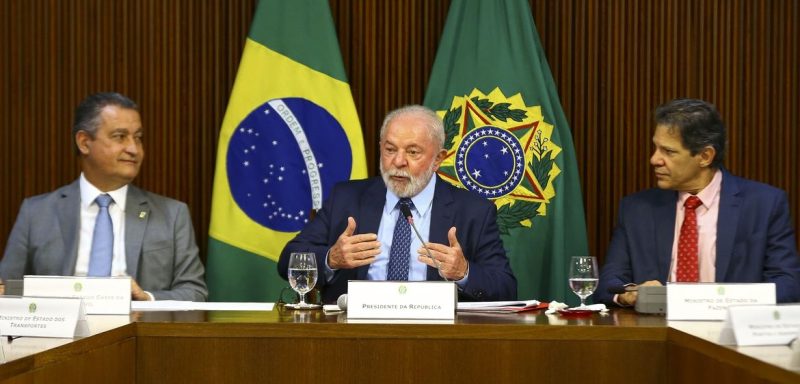 “Não podemos ficar chorando o dinheiro que falta”, diz Lula