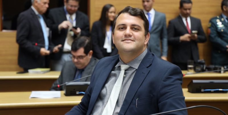 Deputado protocola PL que reduz jornada de servidores que cuidam de autistas