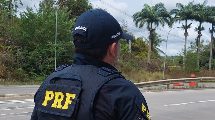 PRF prende dois motociclistas que faziam “racha” na BR-101