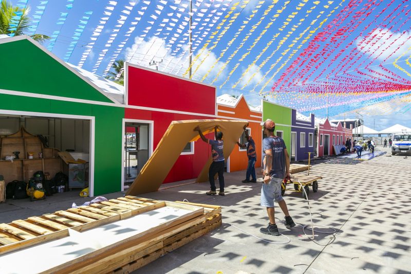 Montagem da estrutura do Arraiá do Povo está em fase final