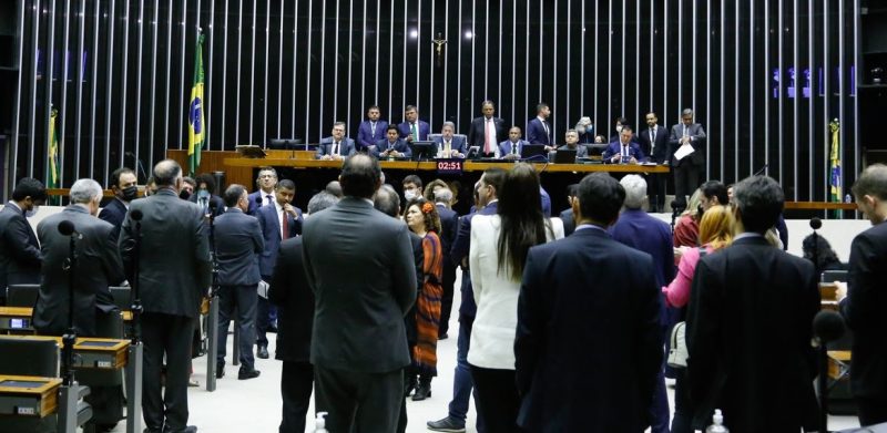 Câmara aprova a igualdade salarial entre homens e mulheres