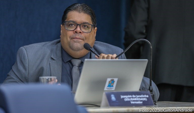 Joaquim da Janelinha lamenta suspensão do PSS para contratação de psicólogos e assistentes sociais nas escolas